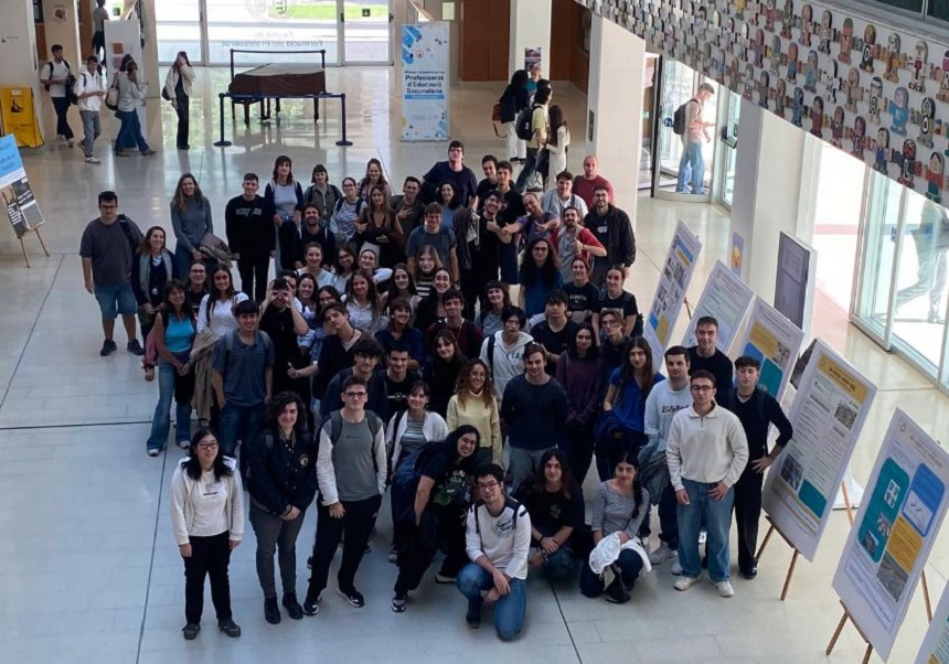 Exposició “Costures invisibles: l'impacte de la moda ràpida”